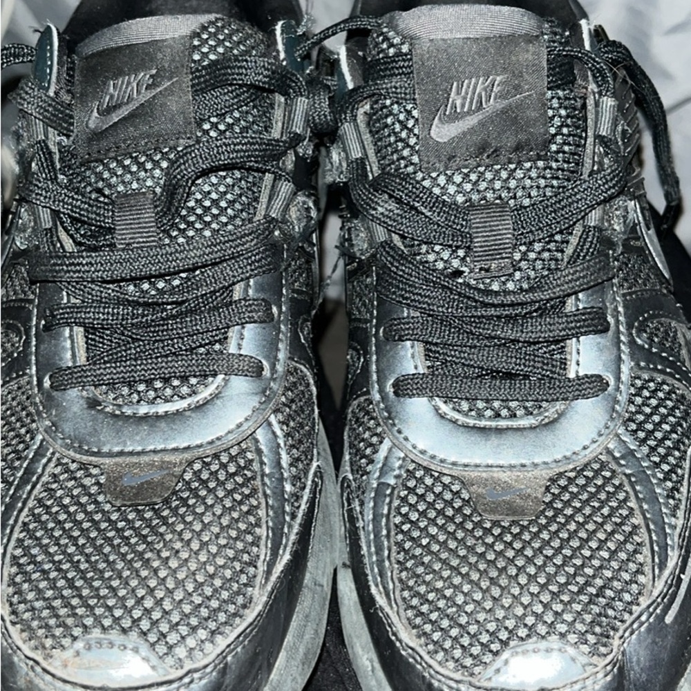 Nike Kids Metallic Black Sneakers
